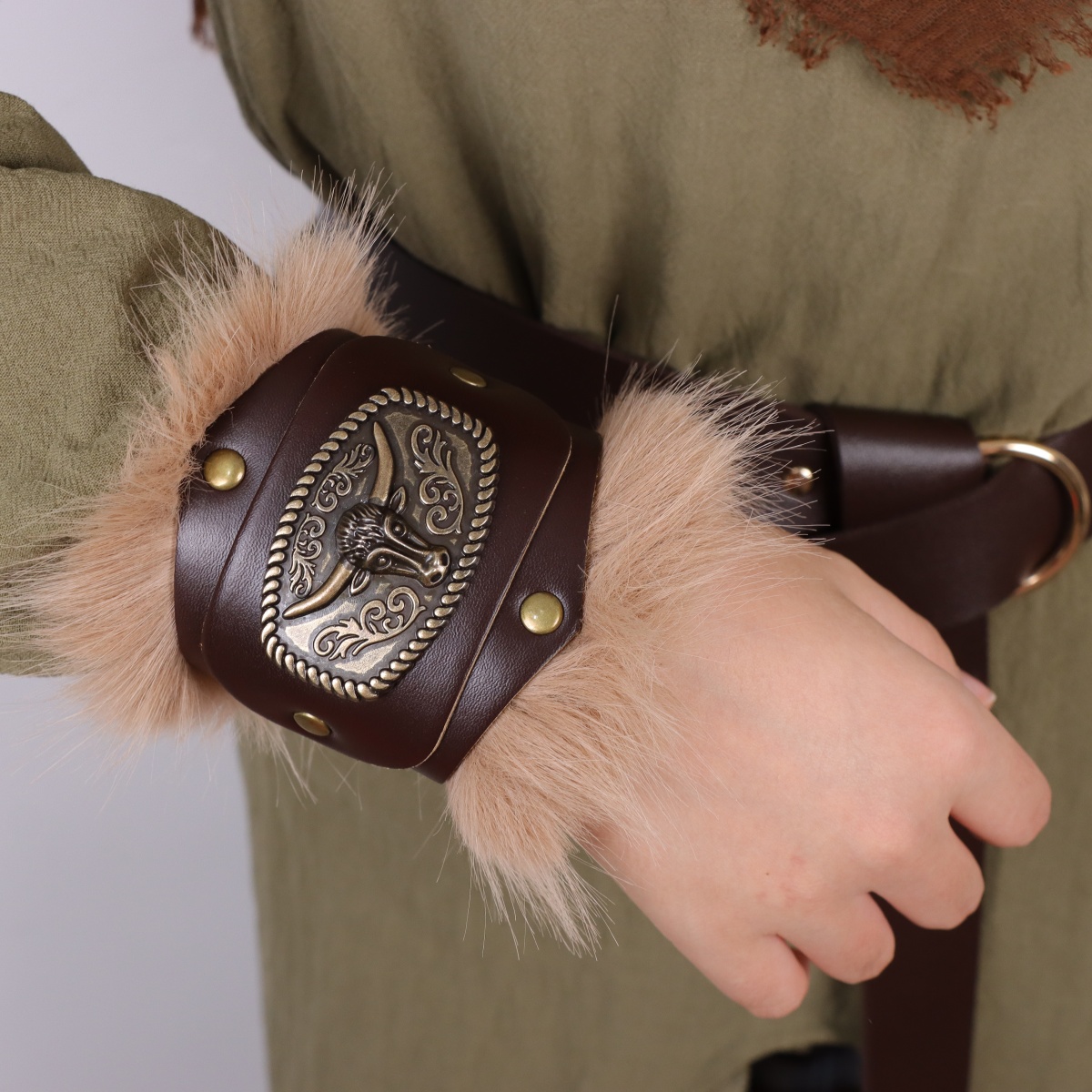 Medieval Viking PU Wrist Guard - đánh giá và giá Cocktail Shaker Set